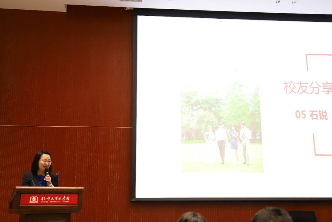 墙上的电视 AI 生成的内容可能不正确。