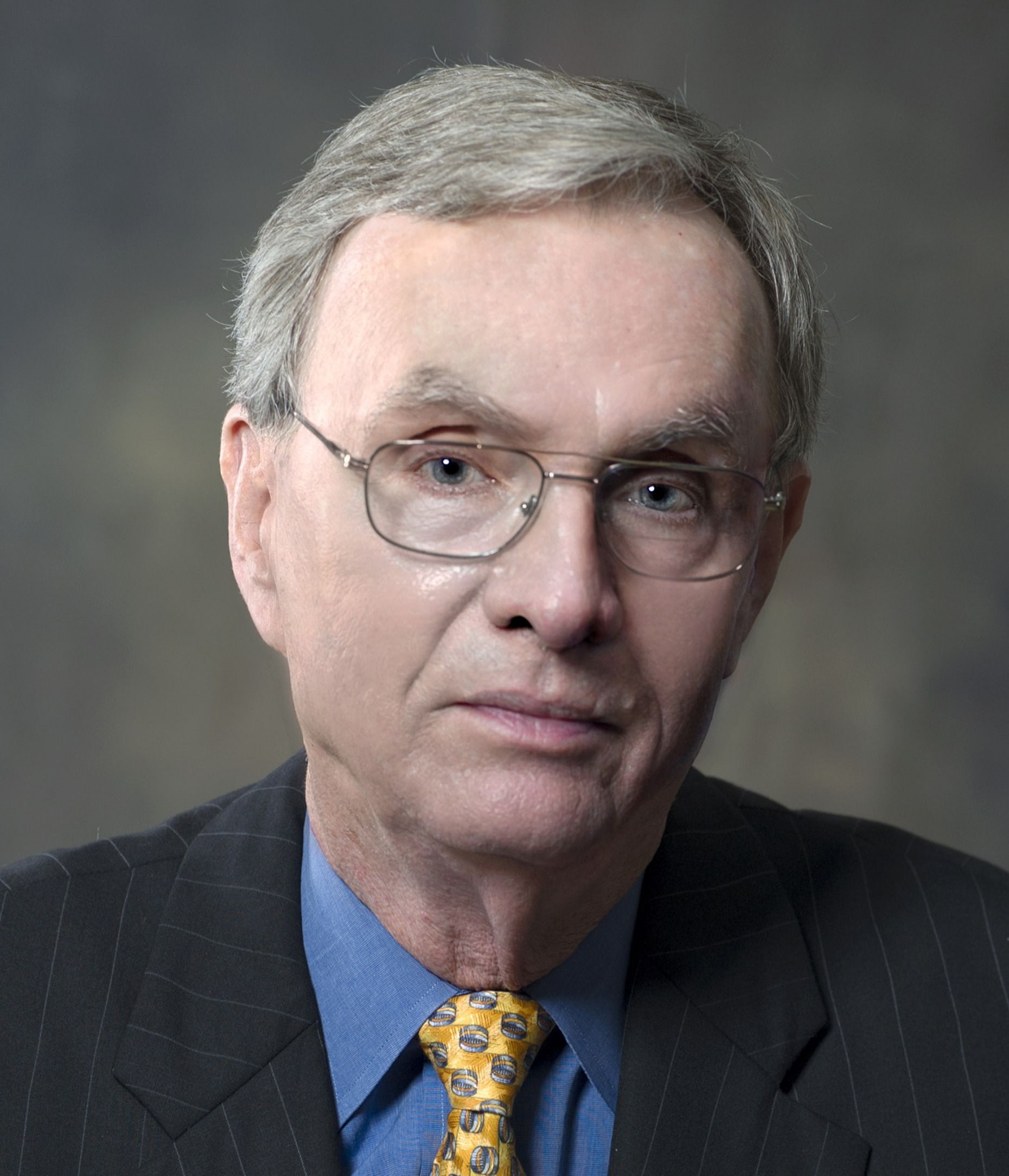 Edwin R. McDaniel个人照片