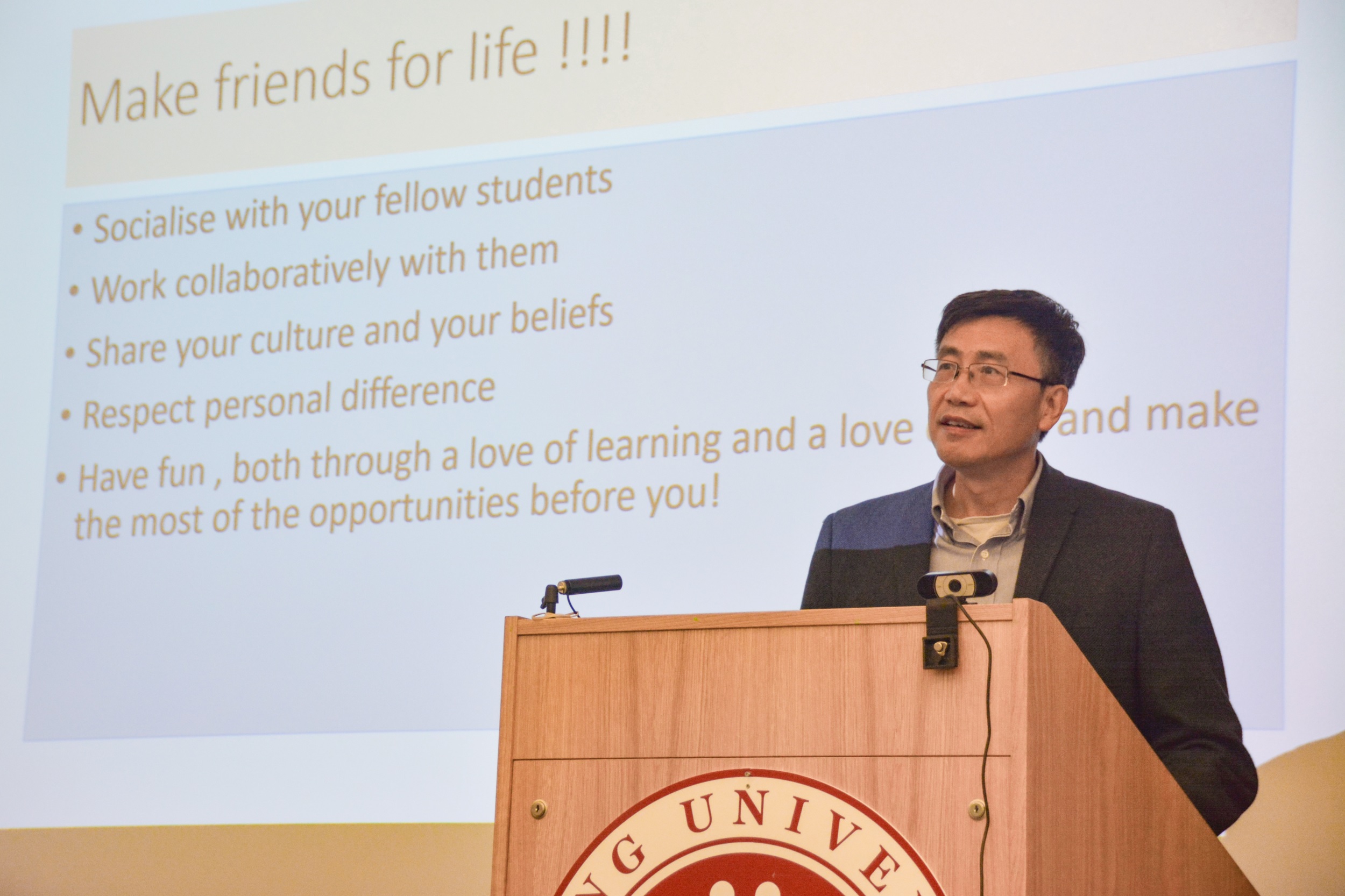 Prof. Guy Liu主持.JPG