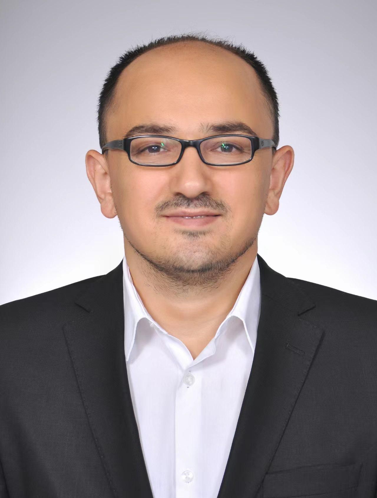Yunus Topbas个人照片